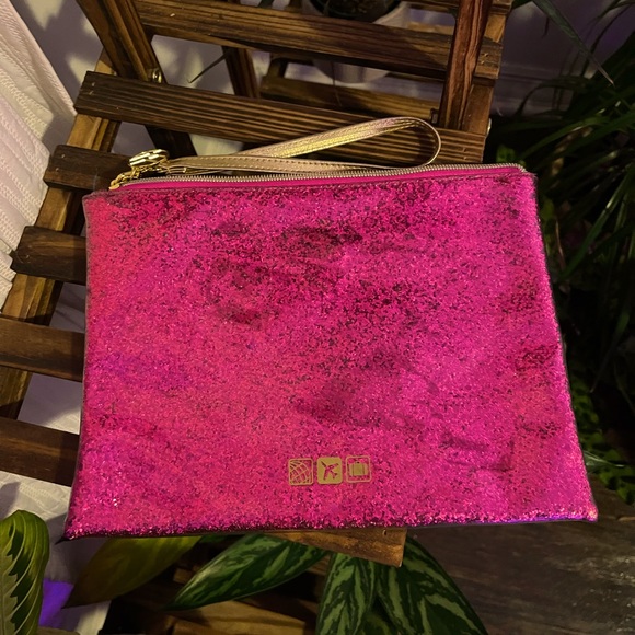 Flight 001 Glitter Travel Pouch - Get Out Of Town - Picture 5 of 6